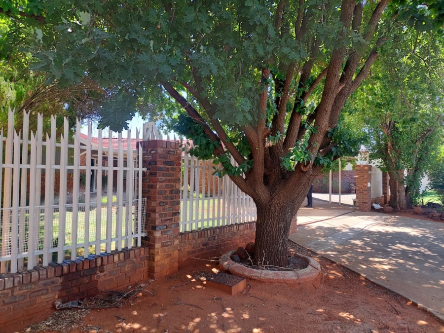 4 Bedroom Property for Sale in El Toro Park Northern Cape